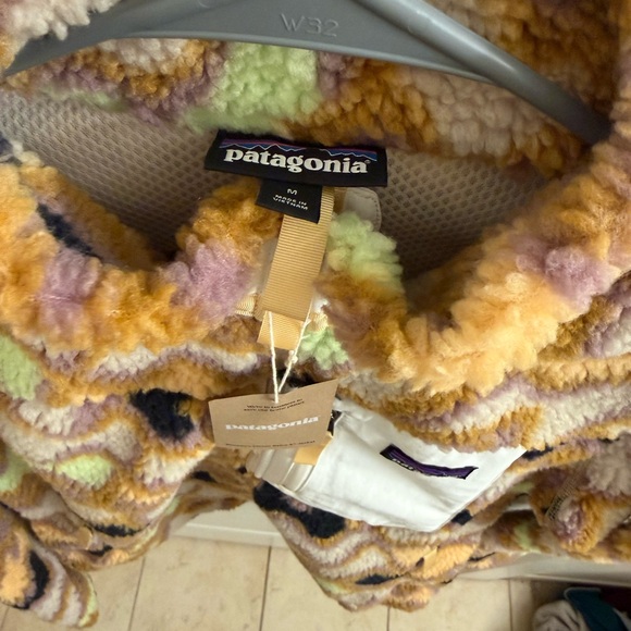 Patagonia Women's Classic Retro-X® Fleece Jacket NWT size medium - Picture 3 of 7